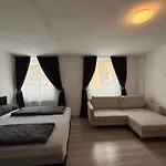 Old Town Apartment *