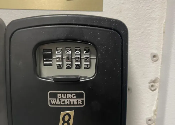 Old Town Apartment *