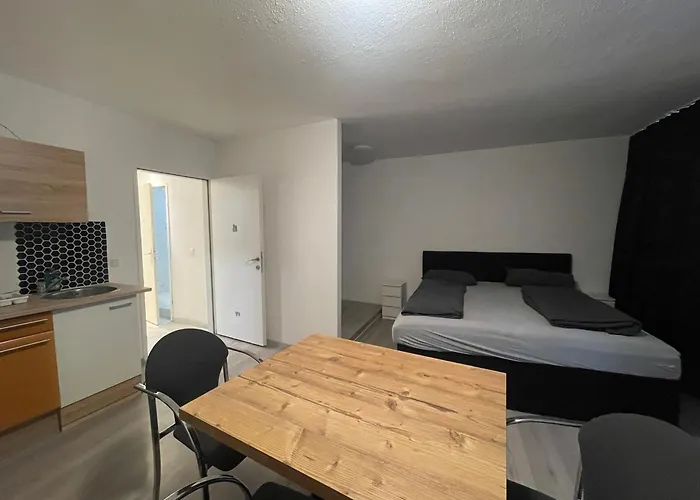 Old Town Apartment *