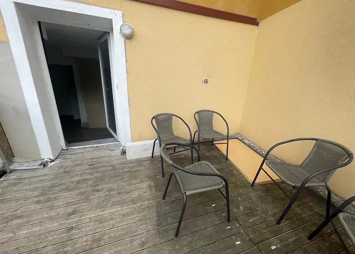 Old Town Apartment *